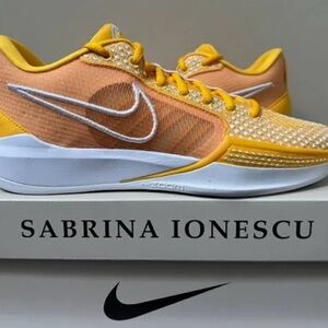 Nike Bright Yellow and White Sabrina 1 Tb FQ3391-700 NWOB Sz. 12.5